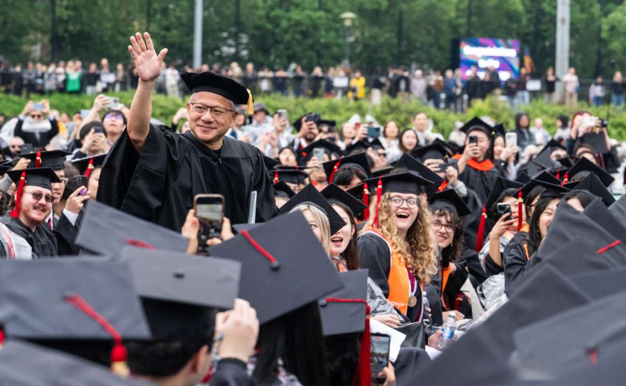 26-cmu-commencement-20-JMM_-5-1536x948